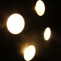 ELUM060_E02