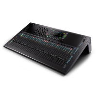 Digital Mixing Console With 32 Faders, Qu-7